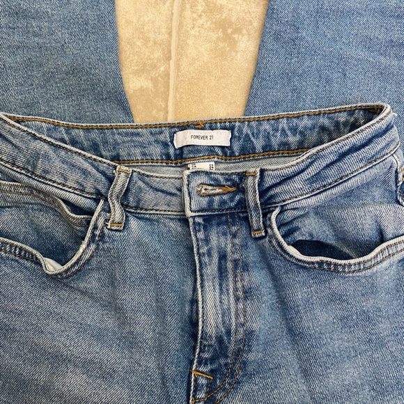 *USED Forever 21 Subtle Flare Jeans Size 24 Waist - Picture 3 of 4